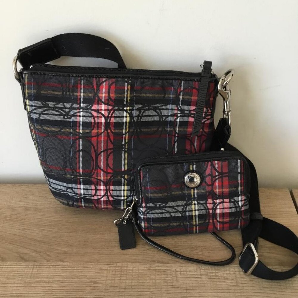 Vintage Y2K Coach Poppy Tartan Plaid Red/Black Crossbody Bag & Matching Wristlet - Picture 2 of 10